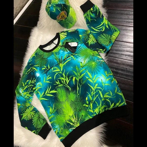 Brand New w/tags Saks Versace Jungle Print Oversized Sweater - Picture 2 of 9